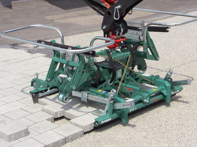 Modell - Pflastergreif P012-3